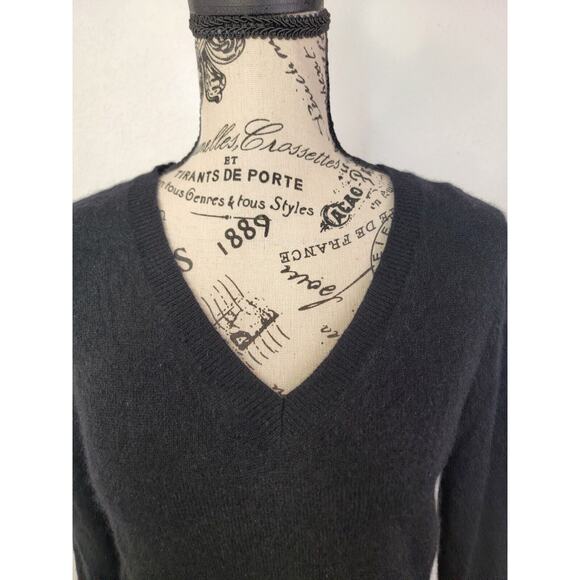 Charter Club Luxury Sweater Womens Medium 100% Cashmere V Neck Black - Picture 3 of 9